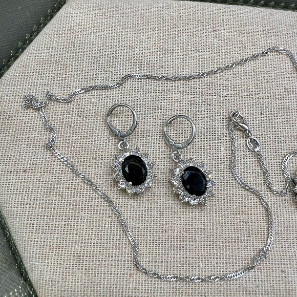 NIB 925 Sterling Silver & CZ Pendent Necklace and Earring Set - Picture 2 of 12